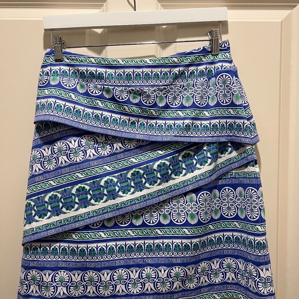 JMcLaughlin Contemporary Bright Blue and Green Patterned Skirt in Size M.